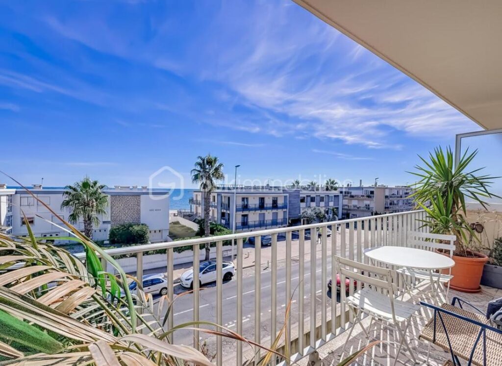 DERNIER ÉTAGE – VUE MER ET ÉTANGS – TERRASSE PANORAMIQUE – 3 pièces – 2 chambres – 48 m²