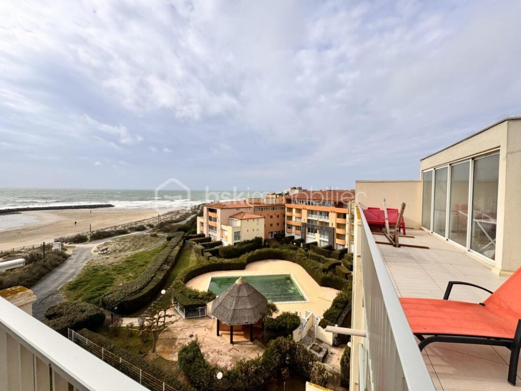 Maison sur toit – Vue mer – Dernier étage – Terrasse 56 m² – 4 chambres – Entièrement meublé – 5 pièces – 4 chambres – 116 m²