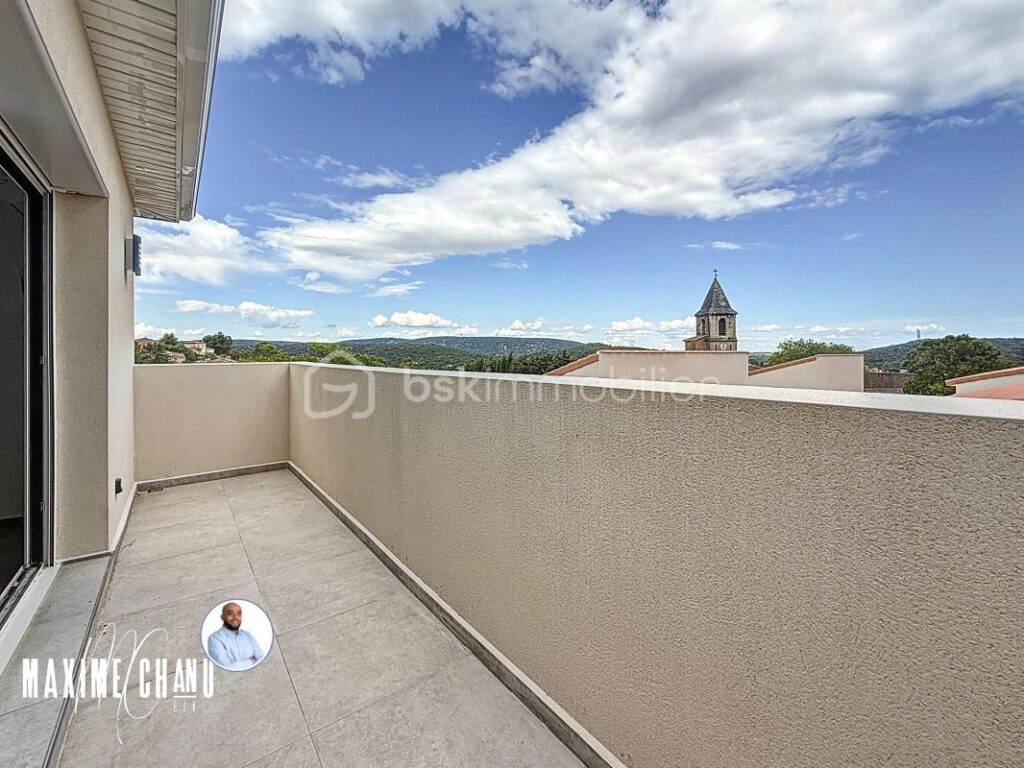 Maison à fort potentiel – 171 m² sur 3 niveaux à Vailhauquès – 7 pièces – 6 chambres – 171 m²