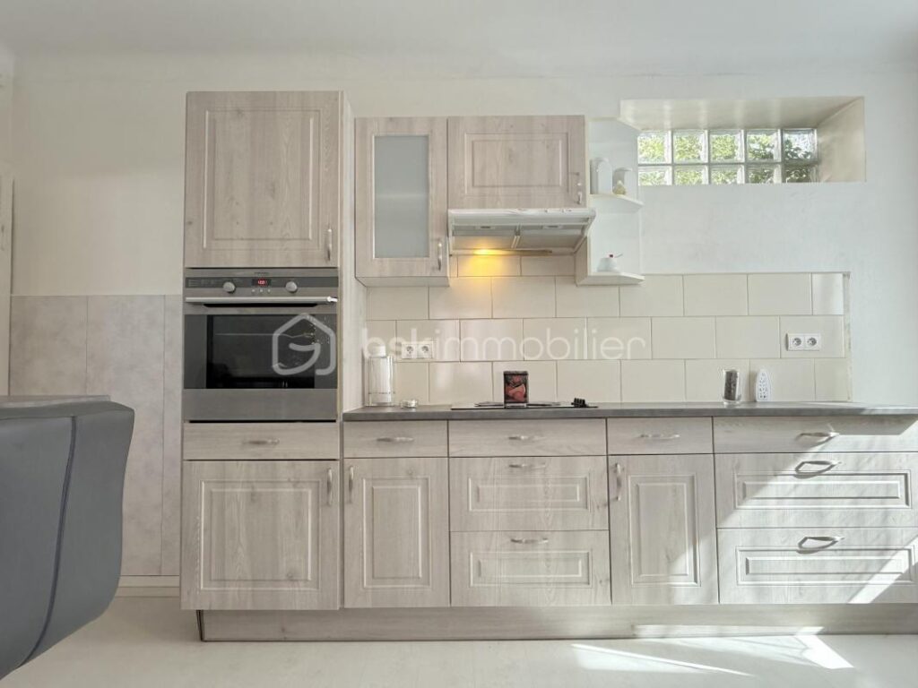 BAISSE DE PRIX !! – 5 pièces – 3 chambres – 136 m²