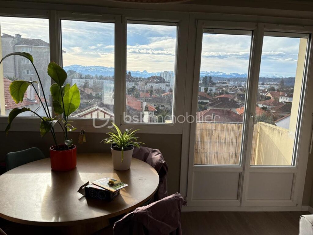 ✨ À VENDRE – SUPERBE 3 PIÈCES RÉNOVÉ AVEC VUE PANORAMIQUE SUR LES PYRÉNÉES – 3 pièces – 2 chambres – 61 m²