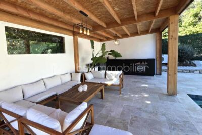 A Lorgues (Var) – MAISON TRADITIONNELLE avec loft indépendant, piscine balinaise & prestations haut de gamme! – 6 pièces – 4 chambres – 150 m²