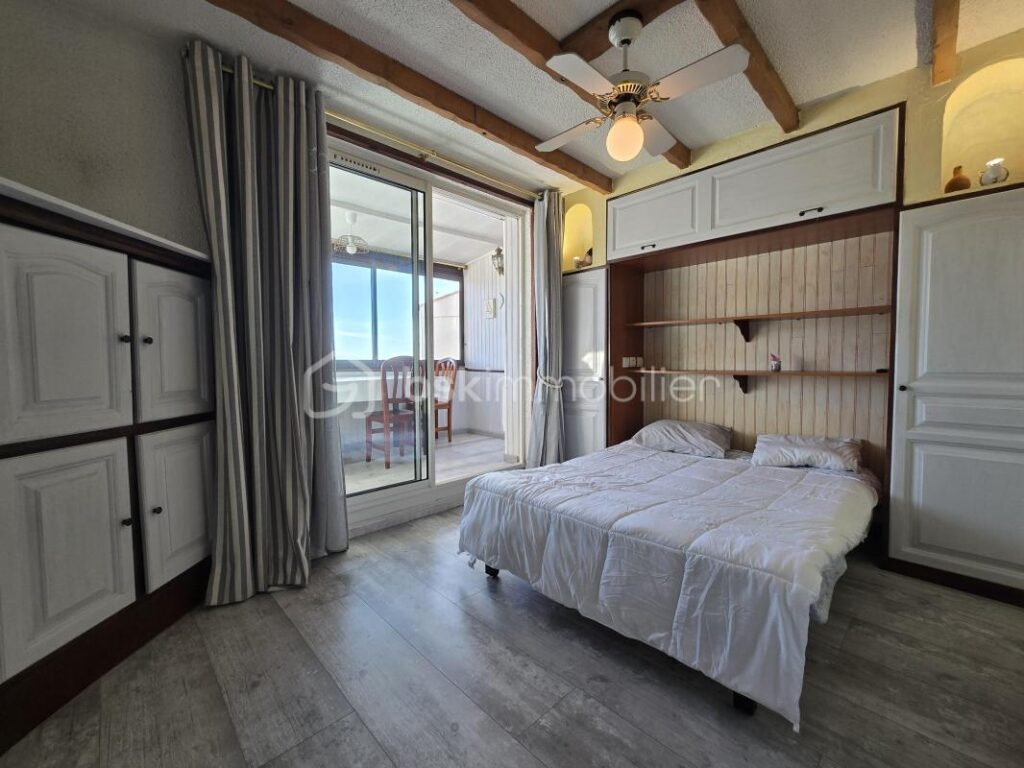 Appartement 2 pièces face au port – 28 m² habitable – 2 pièces – 1 chambre – 23 m²