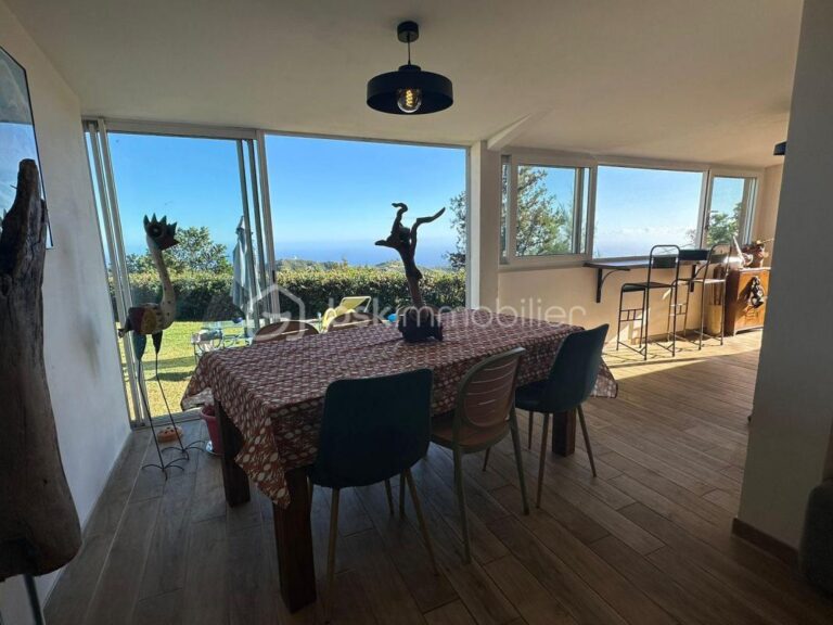 A VENDRE – VILLA LE BRULE – SAINT DENIS – VUE EXEPTIONNELLE – 4 pièces – 3 chambres – 90 m²
