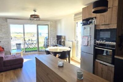 APPARTEMENT DERNIER ETAGE – 4 pièces – 3 chambres – 78 m²