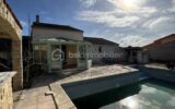 34490 THEZAN LES BEZIERS – MAISON TRADITIONNELLE FAMILIALE – PAS DE VIS À VIS. NI MITOYENNETÉ – PISCINE – GARAGE – PHOTOVOLTAÏQUES – 4 pièces – 3 chambres – 124 m²