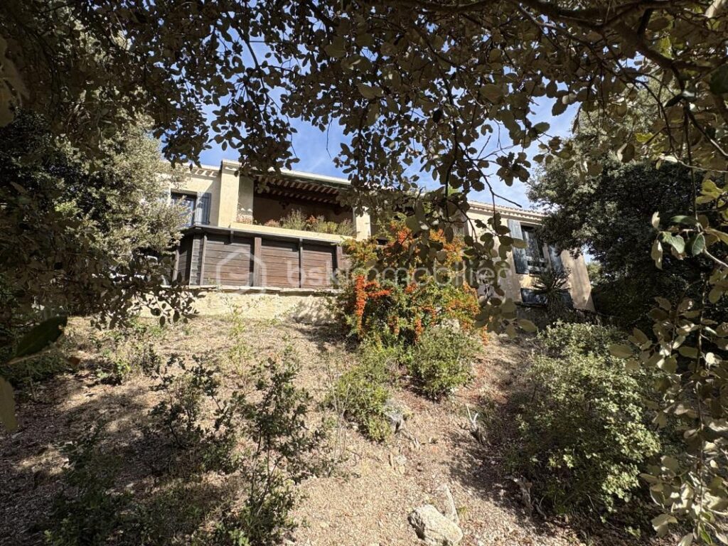 Maison traditionnel (4 chambres) dans la colline au calme, vue dominante – 5 pièces – 4 chambres – 170 m²