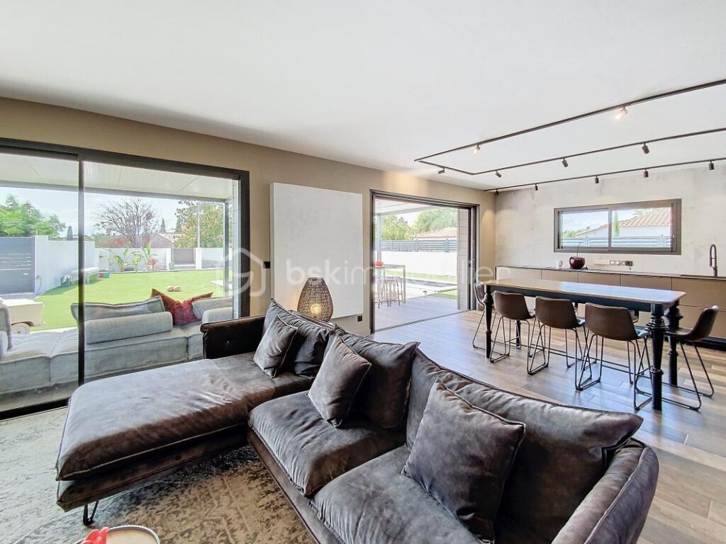 PERLE RARE AU MONT SAINT-LOUP – 5 pièces – 3 chambres – 190 m²