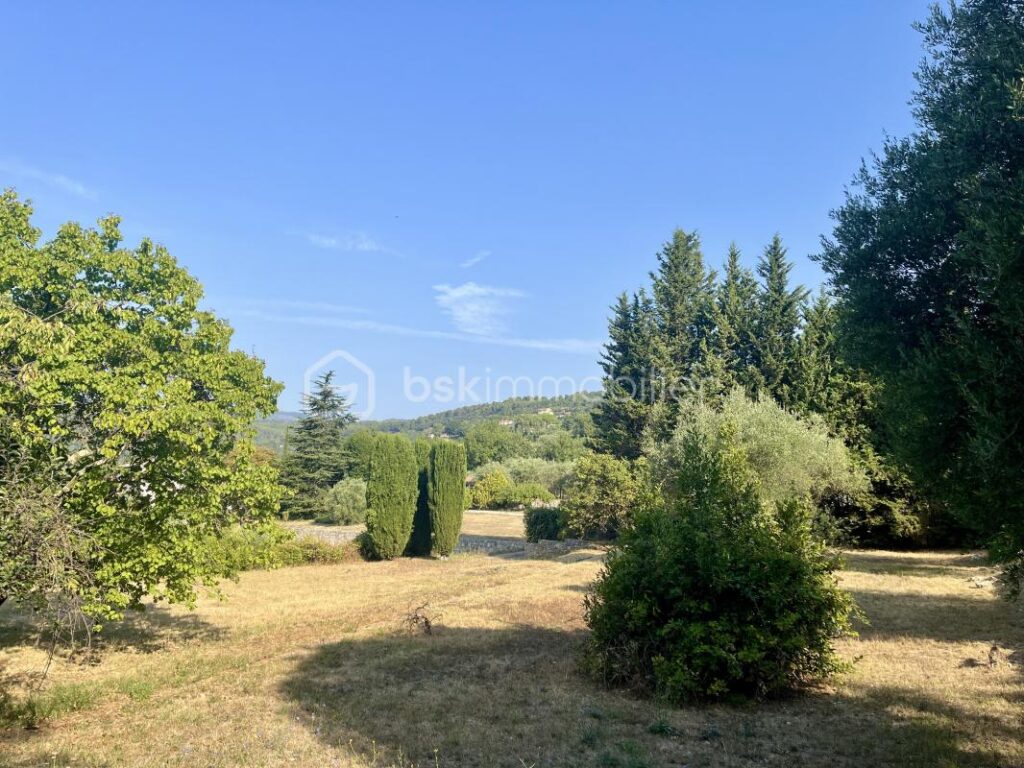 Villa 85 m² sur terrain de 4 200 m² – Callian (Var Est -83440) – Vue village – 3 pièces – 2 chambres – 85 m²