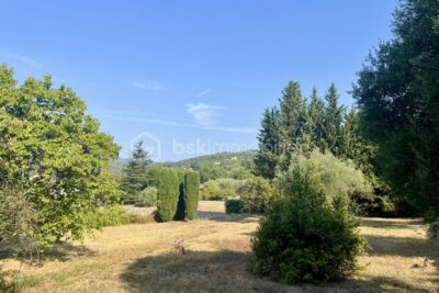 Villa 85 m² sur terrain de 4 200 m² – Callian (Var Est -83440) – Vue village – 3 pièces – 2 chambres – 85 m²