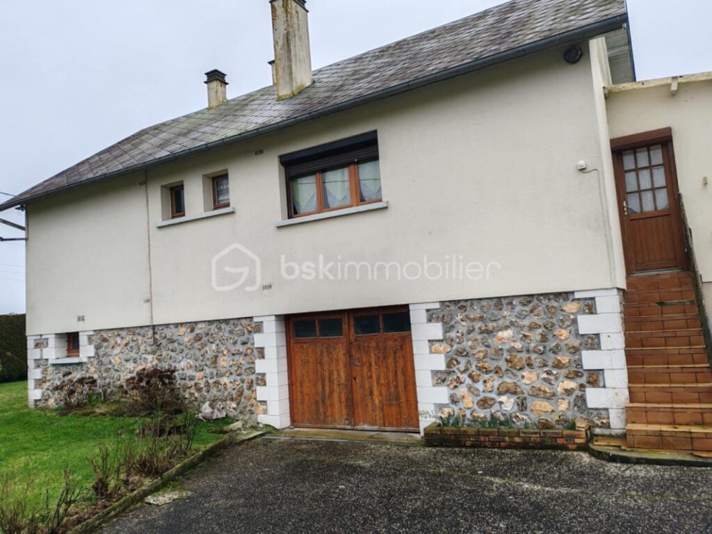 A VENDRE Maison avec accès PMR, sous-sol complet et viable de plain-pied – SAINT-PIERRE-DES-IFS – 3 pièces – 2 chambres – 65 m²