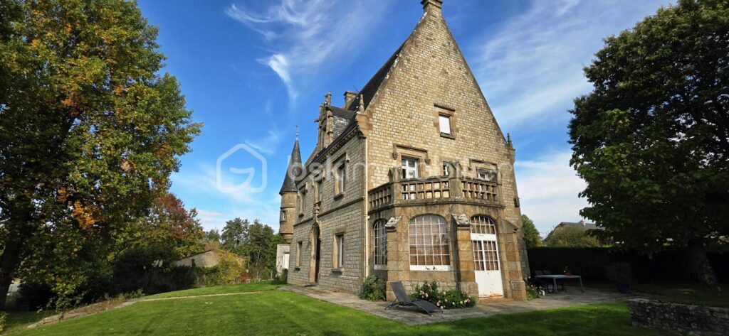 Maison exceptionnelle – 353 m² sur parc de 3 518 m² – 12 pièces – 5 chambres – 353 m²