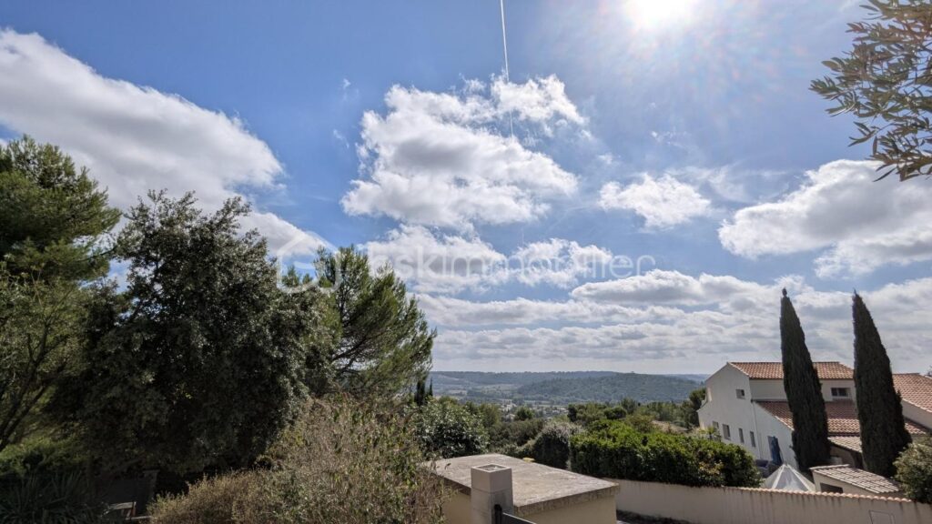 Ensemble de 2 habitations sur une belle parcelle arborée – 8 pièces – 6 chambres – 227 m²