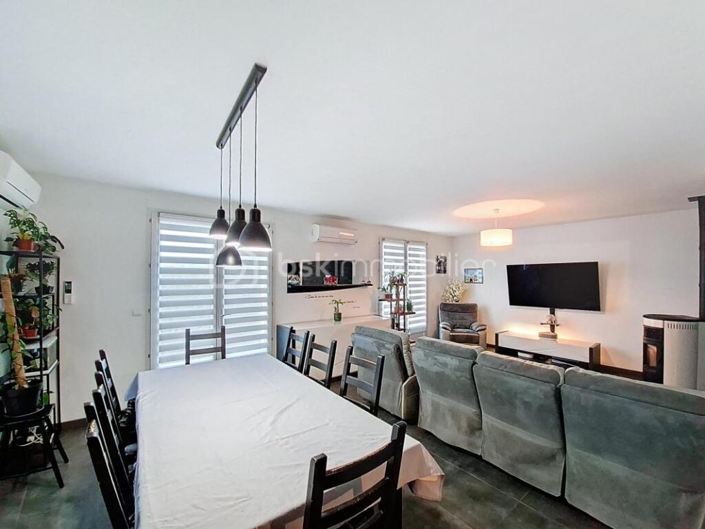 Maison familiale rénovée – 174 m² – Donnemarie-Dontilly – 6 pièces – 5 chambres – 174 m²