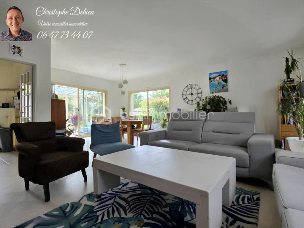 MAISON FAMILIALE DE PLAIN-PIED AVEC SOUS-SOL AMÉNAGÉ, 4 CHAMBRES ET GRAND JARDIN AU CALME – CHAVAGNES-EN-PAILLERS – 7 pièces – 4 chambres – 207 m²