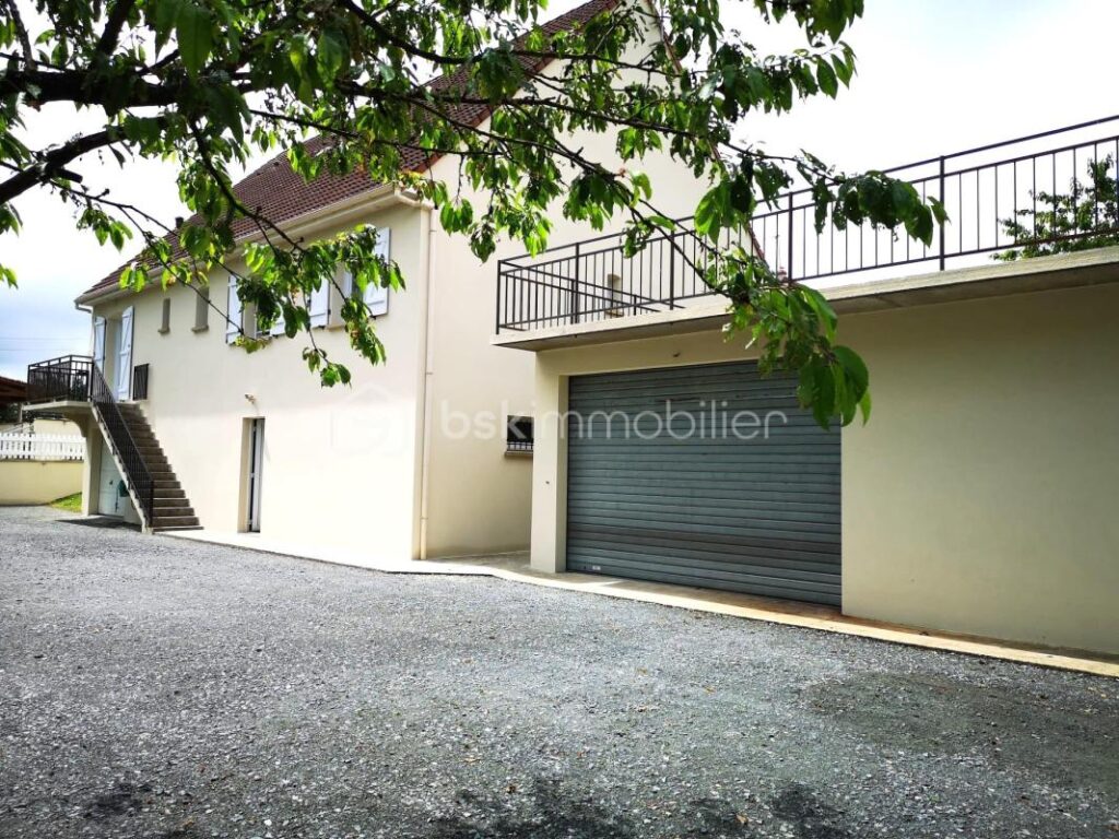 MAISON 8 pièces 186 m² – 8 pièces – 7 chambres – 183 m²