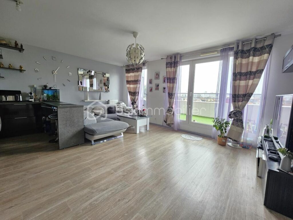 Dernier étage F2 44m² terrasse 14m² SUD parking DPE C – 2 pièces – 1 chambre – 44 m²