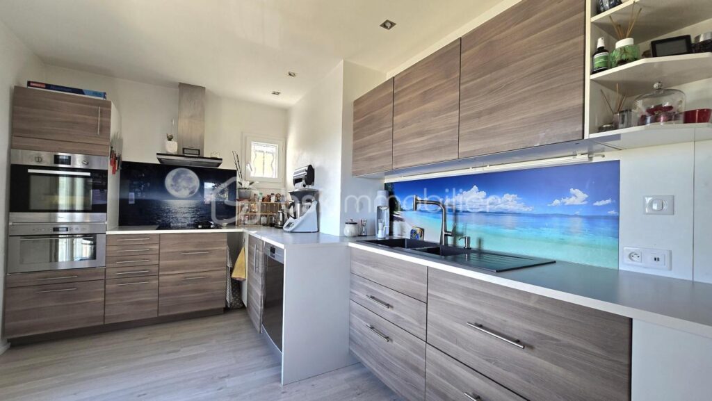 Maison + logement indépendant avec vue exceptionnelle, piscine et garage – 7 pièces – 5 chambres – 140 m²