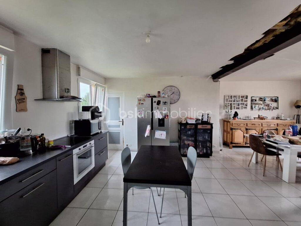 Maison 4 pièces à la campagne – 4 pièces – 2 chambres – 85 m²