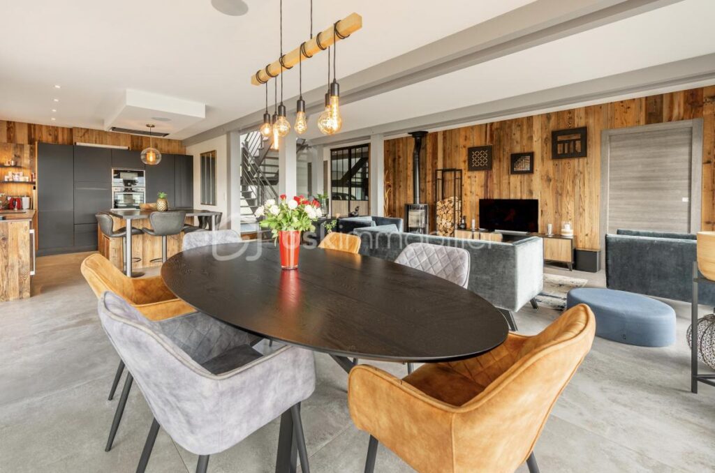 EXCLUSIVITE : SUPERBE VILLA MODERNE 270 M2 SAINT JORIOZ AVEC VUE SUR LAC D ANNECY – 9 pièces – 6 chambres – 269 m²