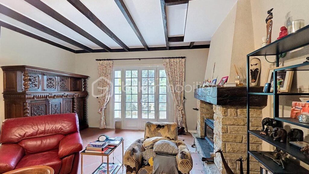 Maison familiale au calme / Grands volumes & superbe potentiel – 6 pièces – 4 chambres – 143 m²