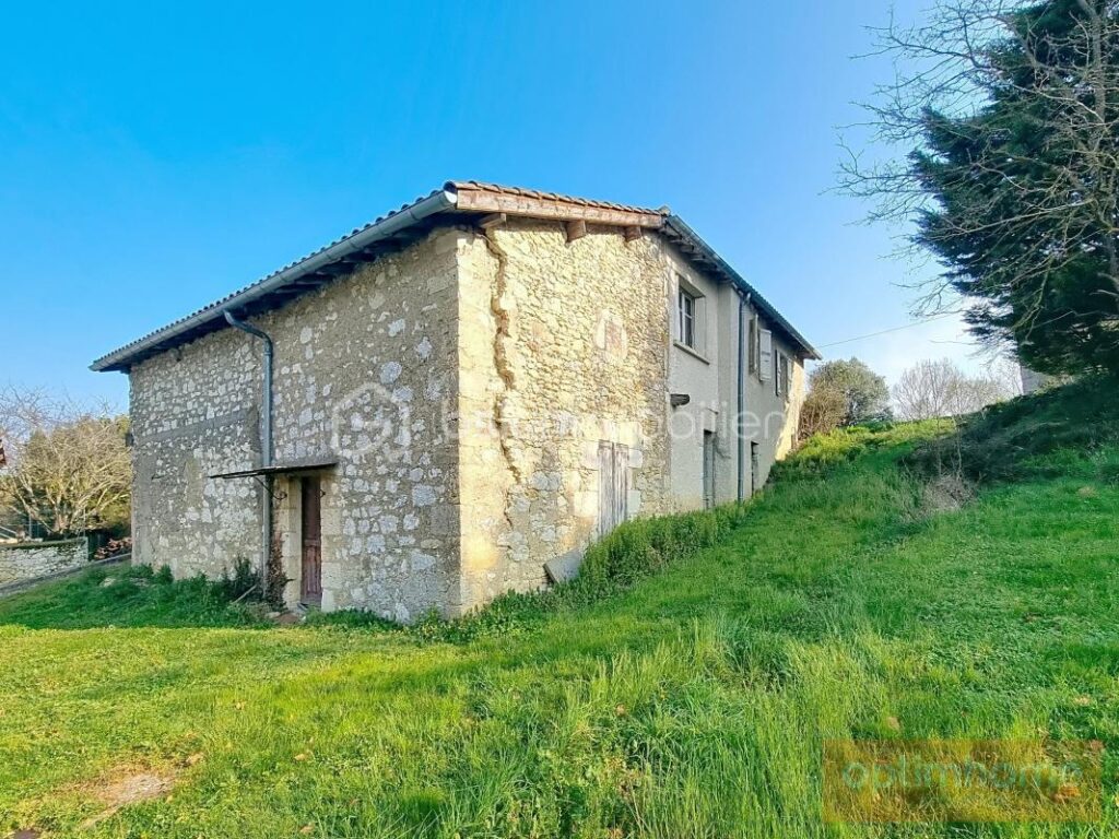 Maison de campagne en pierre – 6 pièces – 3 chambres – 112 m²