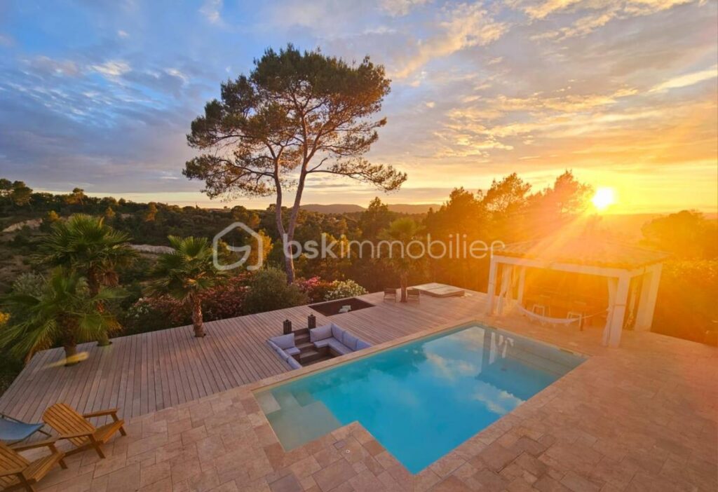 Maison de 200 m² dans un cadre magique et son extérieur a couper le souffle – 4 pièces – 3 chambres – 170 m²