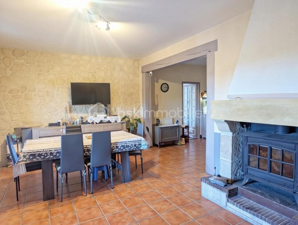 Maison familiale avec bureau indépendant – Pessan – 6 pièces – 4 chambres – 167 m²