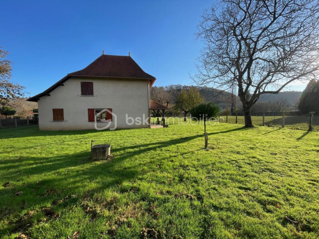 Belle maison avec 4 chambres et vue sur la Dordogne – 6 pièces – 4 chambres – 114 m²