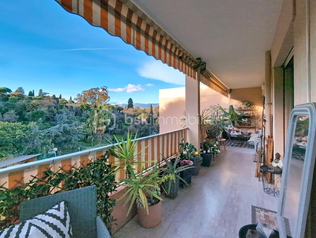 2P Cannes Cx des Gardes – Calme, verdure, terrasse, piscine – 2 pièces – 1 chambre – 47 m²
