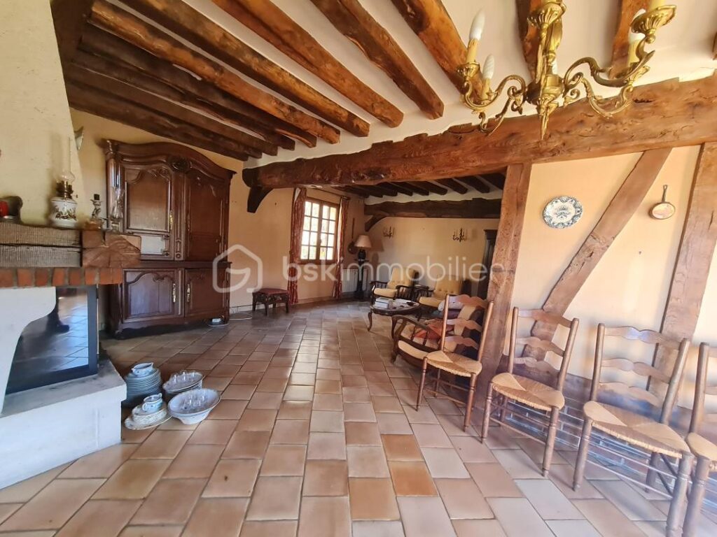Charmante maison normande avec forêt privative – 6 pièces – 3 chambres – 135 m²