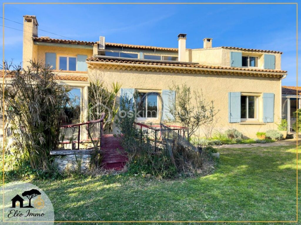 Bédarrides – Villa de 217 m² avec piscine, spa et parc paysager – 7 pièces – 4 chambres – 217 m²
