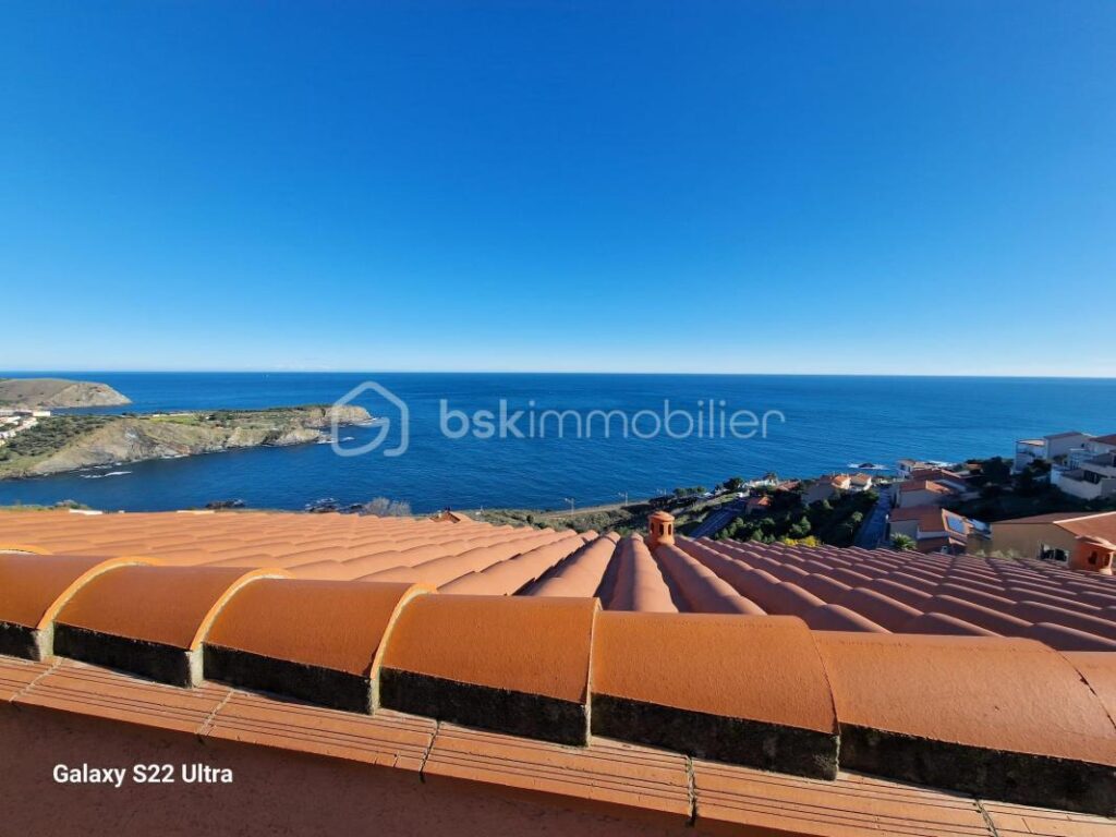 A VENDRE APPARTEMENT 62M2 – MAGNIFIQUE VUE MER – TERRASSE DE 40 M² – DEUX CHAMBRES – PARKING PRIVE FERME – CLIMATISATION REVERSIBLE – – 3 pièces – 2 chambres – 61 m²