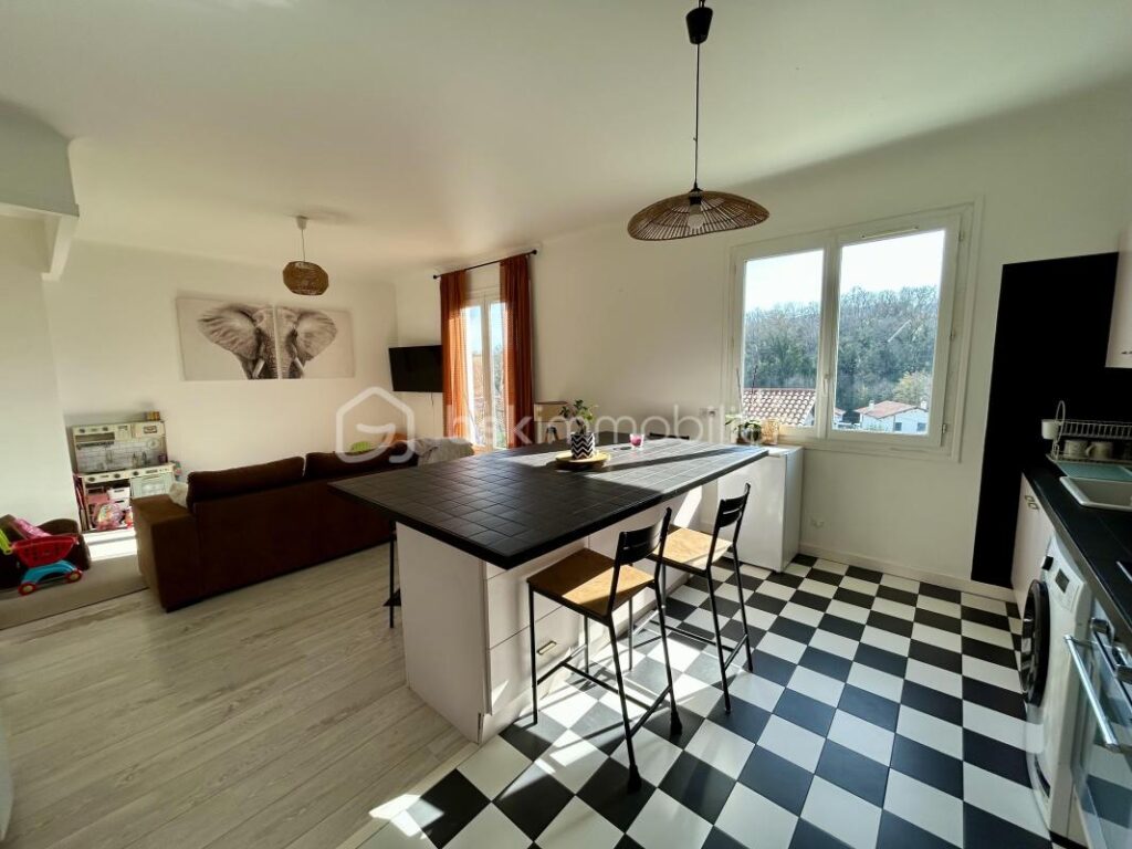 T3 de 64 m2 avec vue dégagée à Urrugne – 3 pièces – 2 chambres – 64 m²