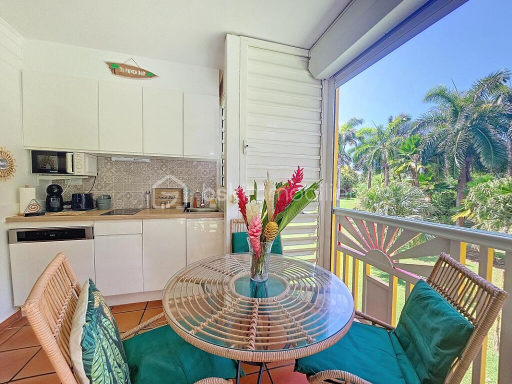 Appartement d’angle vue cocoteraie Anse des Rochers – 1 pièce – 1 chambre – 19 m²