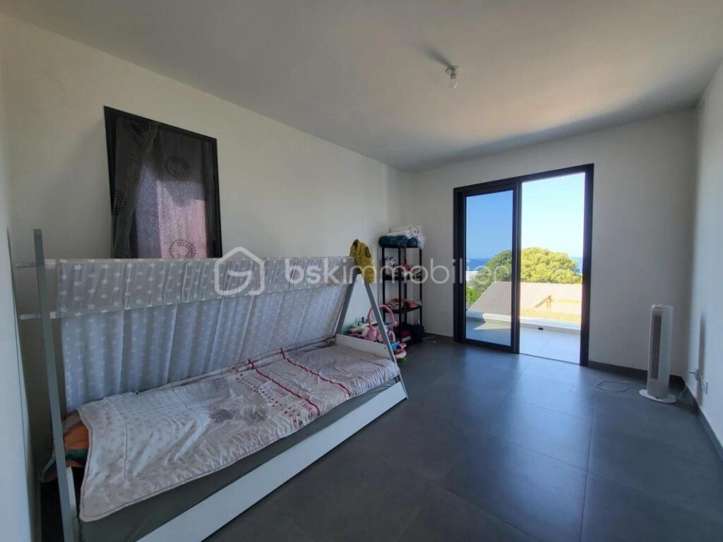 Superbe Villa Contemporaine F4 Neuve avec Vue Exceptionnelle – 4 pièces – 3 chambres – 100 m²