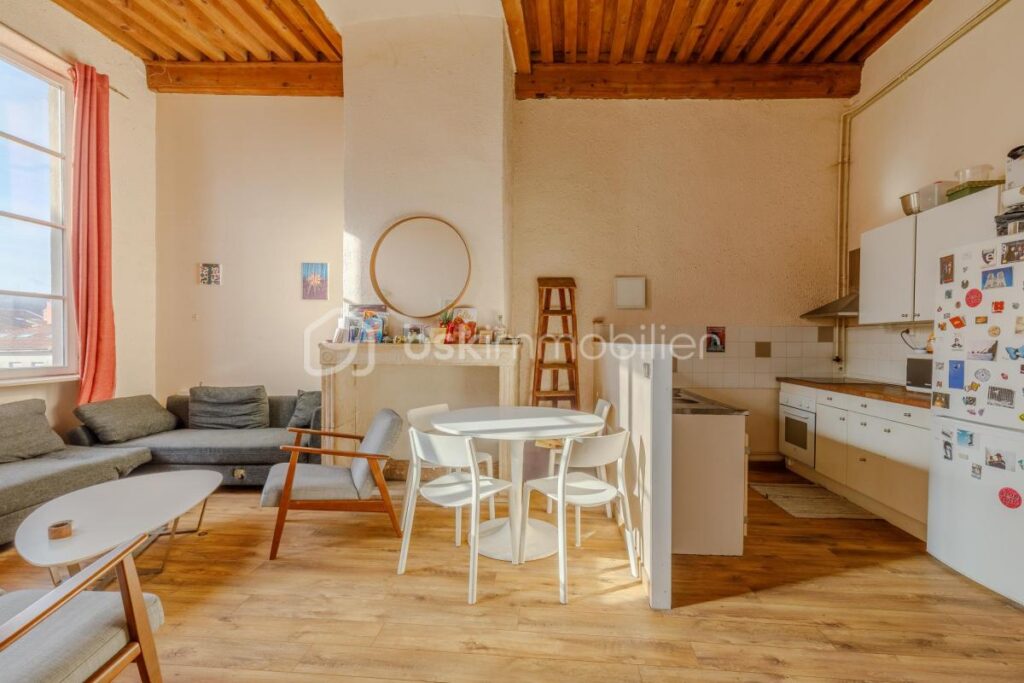 Appartement T2 bis esprit Canut avec vue dégagée sur Lyon – 3 pièces – 2 chambres – 47 m²