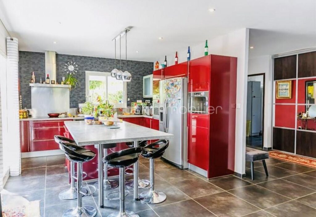 Maison 230m² 6 chambres vue Pyrénées – 7 pièces – 6 chambres – 230 m²