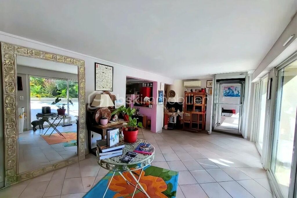 GARLIN – Maison lumineuse avec piscine, ascenseur et toit-terrasse – Vue Pyrénées – 6 pièces – 4 chambres – 145 m²