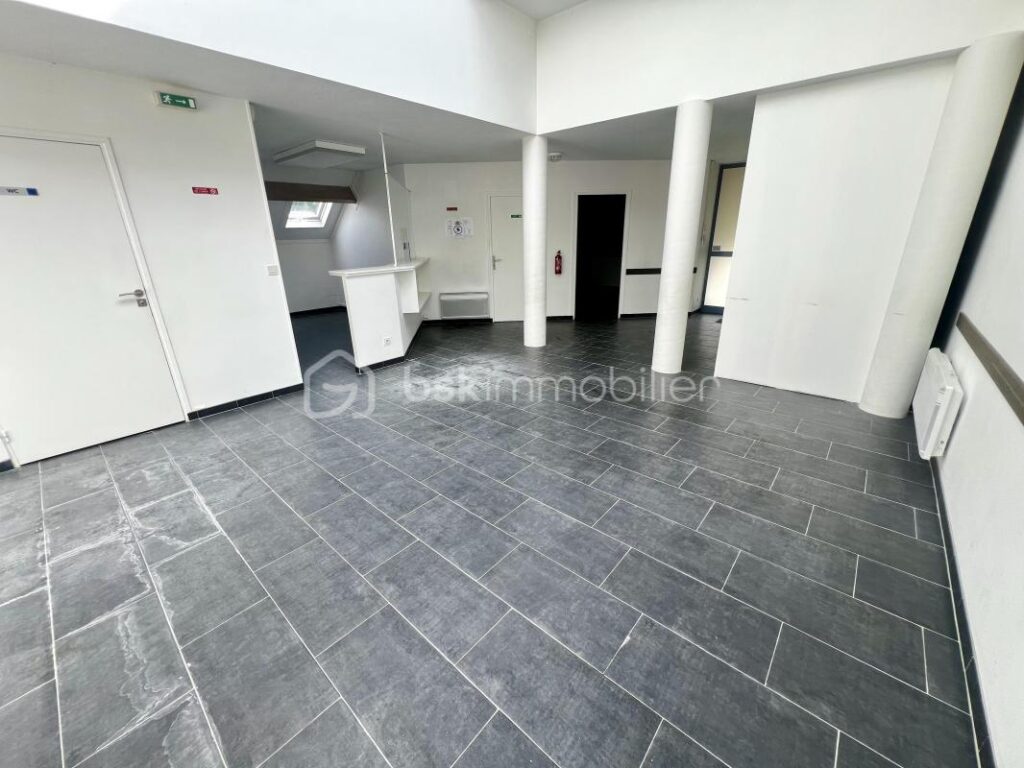 Découvrez l’élégance et la sérénité en plein cœur de Coulommiers pour habitation ou professionnels de santé !!! – 6 pièces – 4 chambres – 203 m²