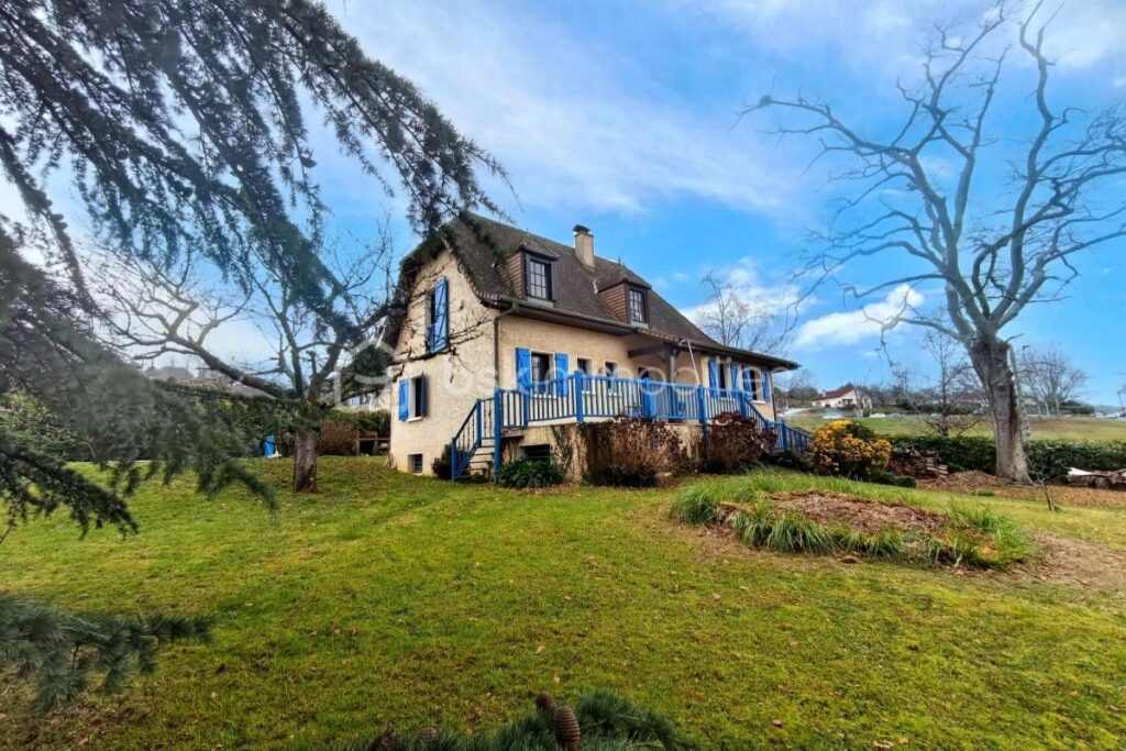 Maison individuelle avec piscine et vue Pyrénées – 6 pièces – 4 chambres – 130 m²