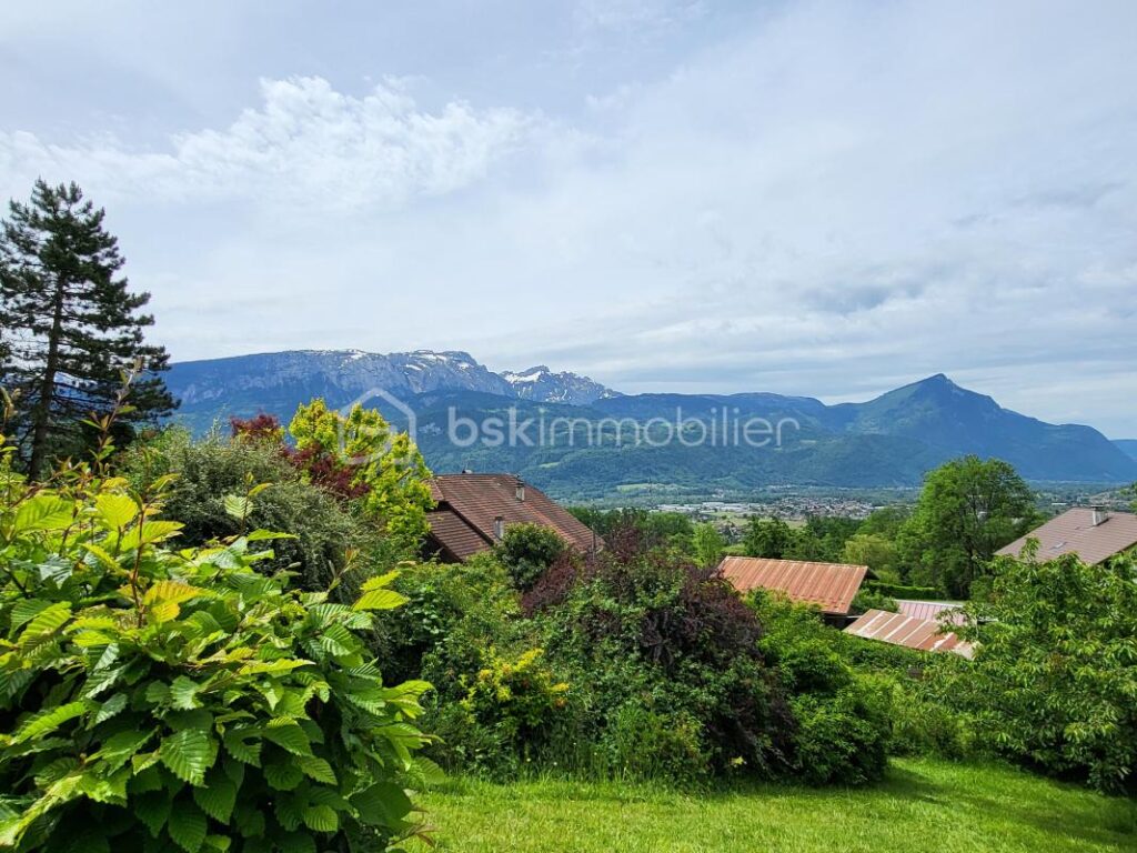 Terrain viabilisé à visiter sans attendre ! – NR pièces – NR chambres – 964 m²