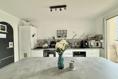 VILLEURBANNE secteur CHARPENNES et proche du Parc de la Tête d’Or avec garage – 4 pièces – 3 chambres – 86 m²