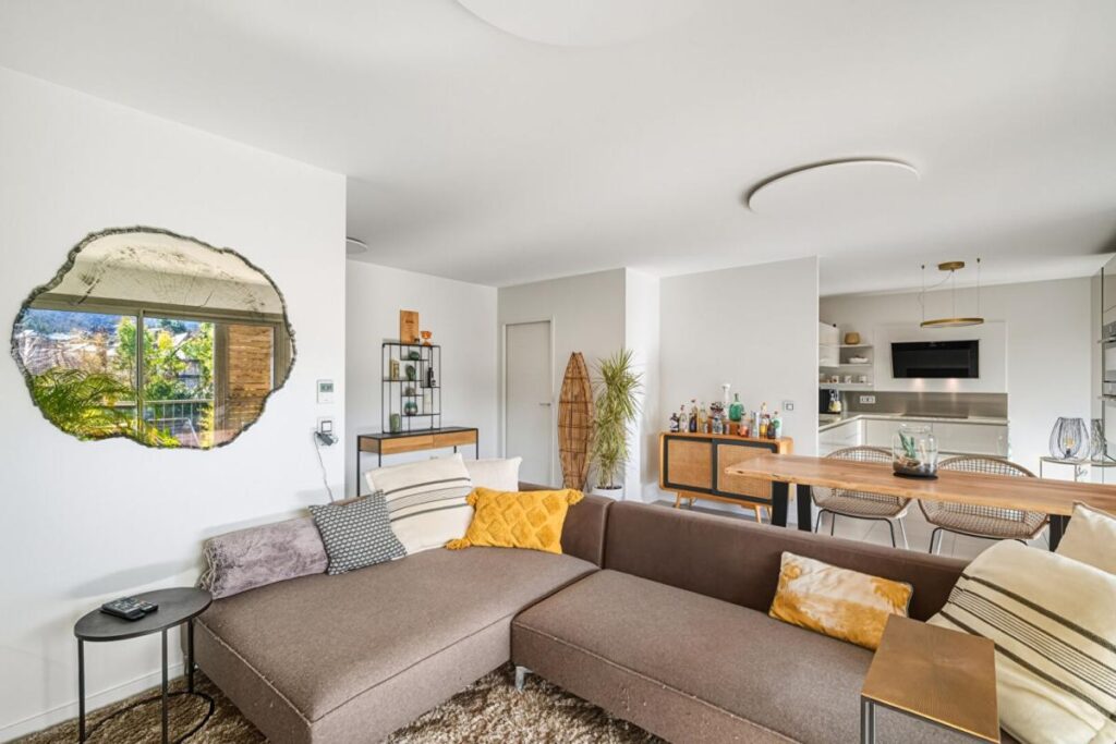 Très bel appartement situé à Menthon Saint Bernard – 3 pièces – 2 chambres – 90 m²