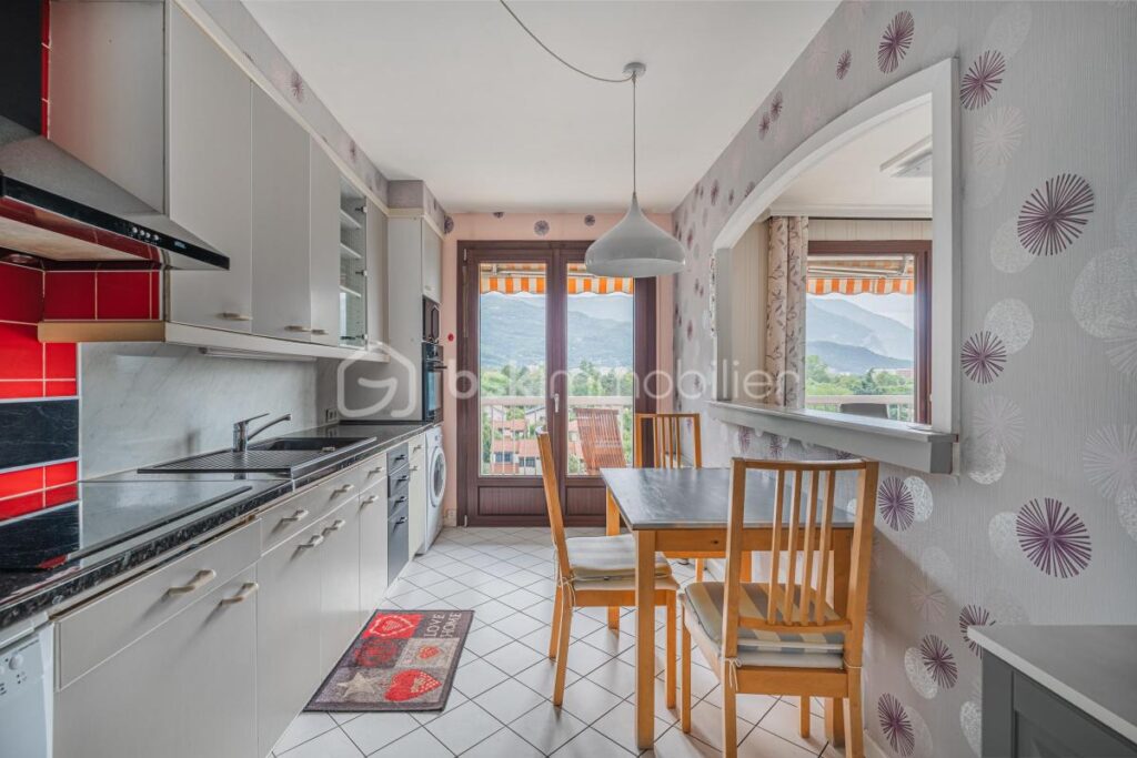 T4 89 m2 spacieux avec balcon – Copro sécurisée Grenoble – 4 pièces – 3 chambres – 90 m²