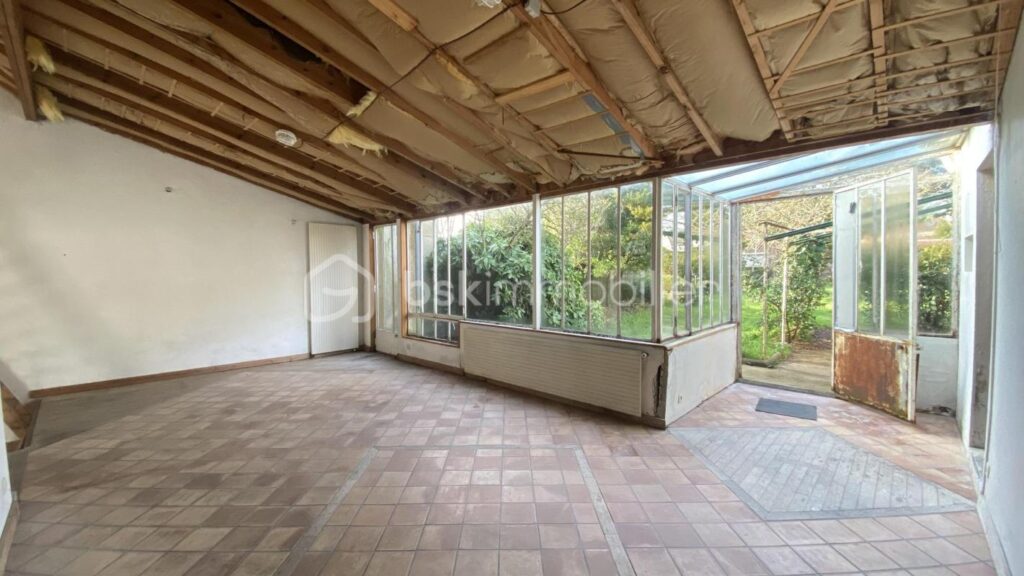 Maison 110m², 2 chambres , mezzanine, jardin 500m², dépendances – 5 pièces – 2 chambres – 112 m²