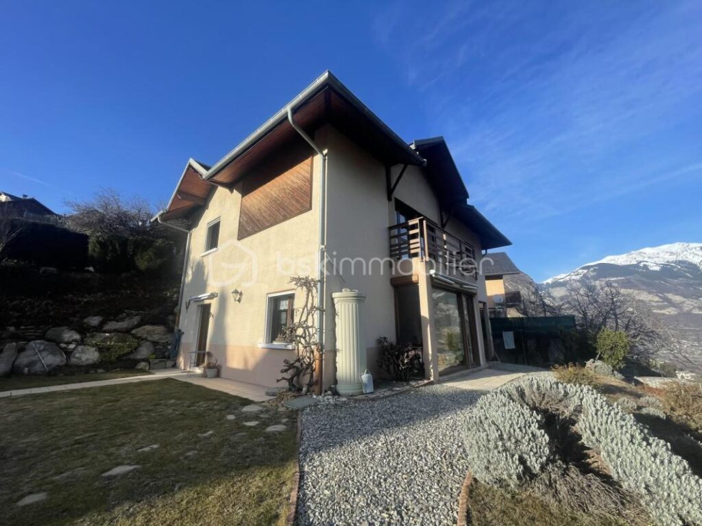 Maison 155m² sur les hauteurs de St Jean de Maurienne – 6 pièces – 5 chambres – 155 m²