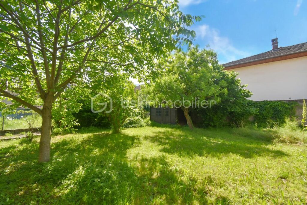 Maison familiale de 167m2 proche commodités – 7 pièces – 5 chambres – 167 m²