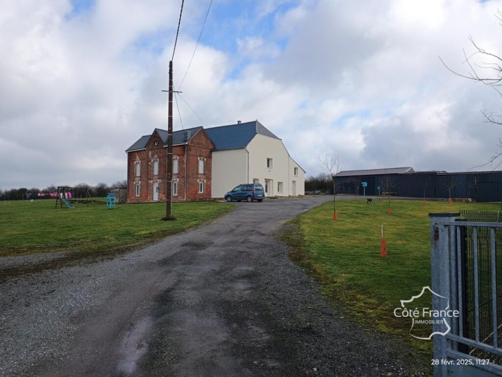 AISNE – VERVINS – CORPS DE FERME sur plus de 5500 m2 de terr – 8 pièces – 3 chambres – 185 m²