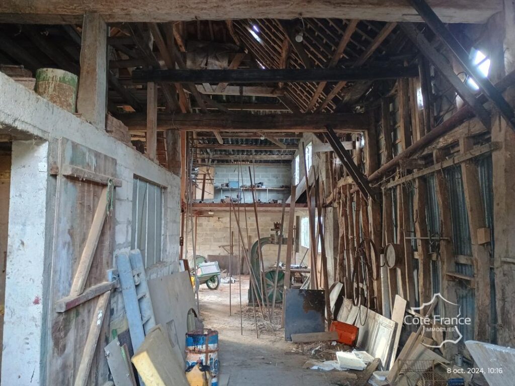 AISNE (02) – GERGNY – Maison de village à rénover – 10 pièces – 6 chambres – 210 m²